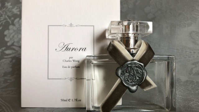 Aurora par Charles Wong : 水 ‧ 風 ‧ 花