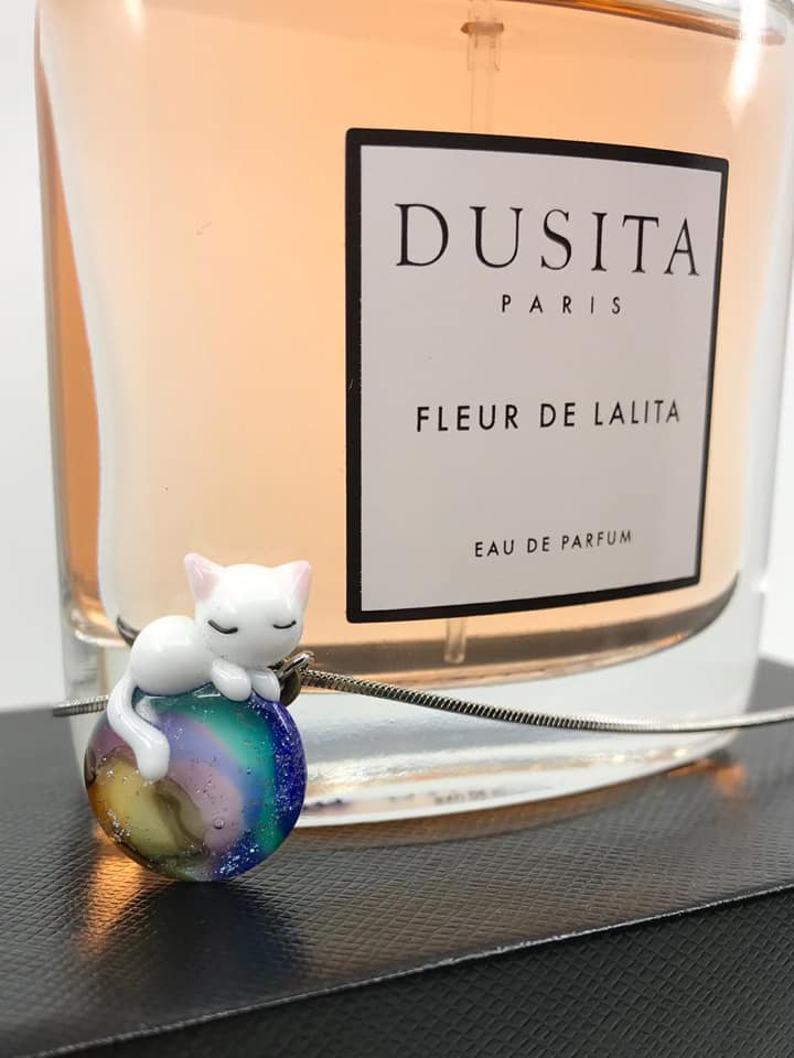 dusita and glass perfume charm limited set